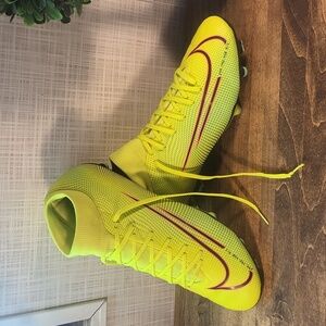 Nike Mercurial Superfly 7 Academy, Lemon Venom Aurora. Cleats.